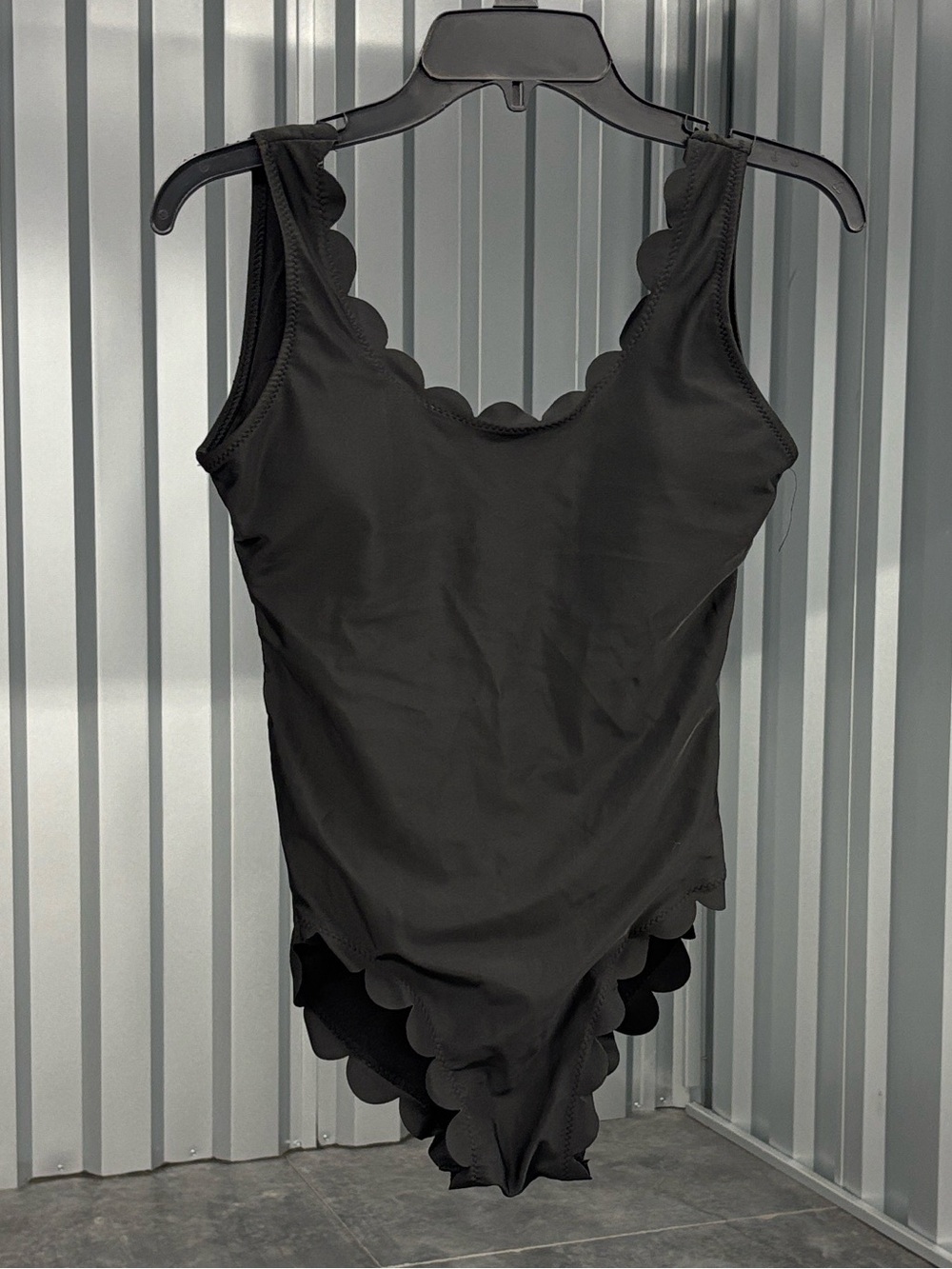 Women’s Black Scalloped One-Piece Swimsuit Built in Bra Large L